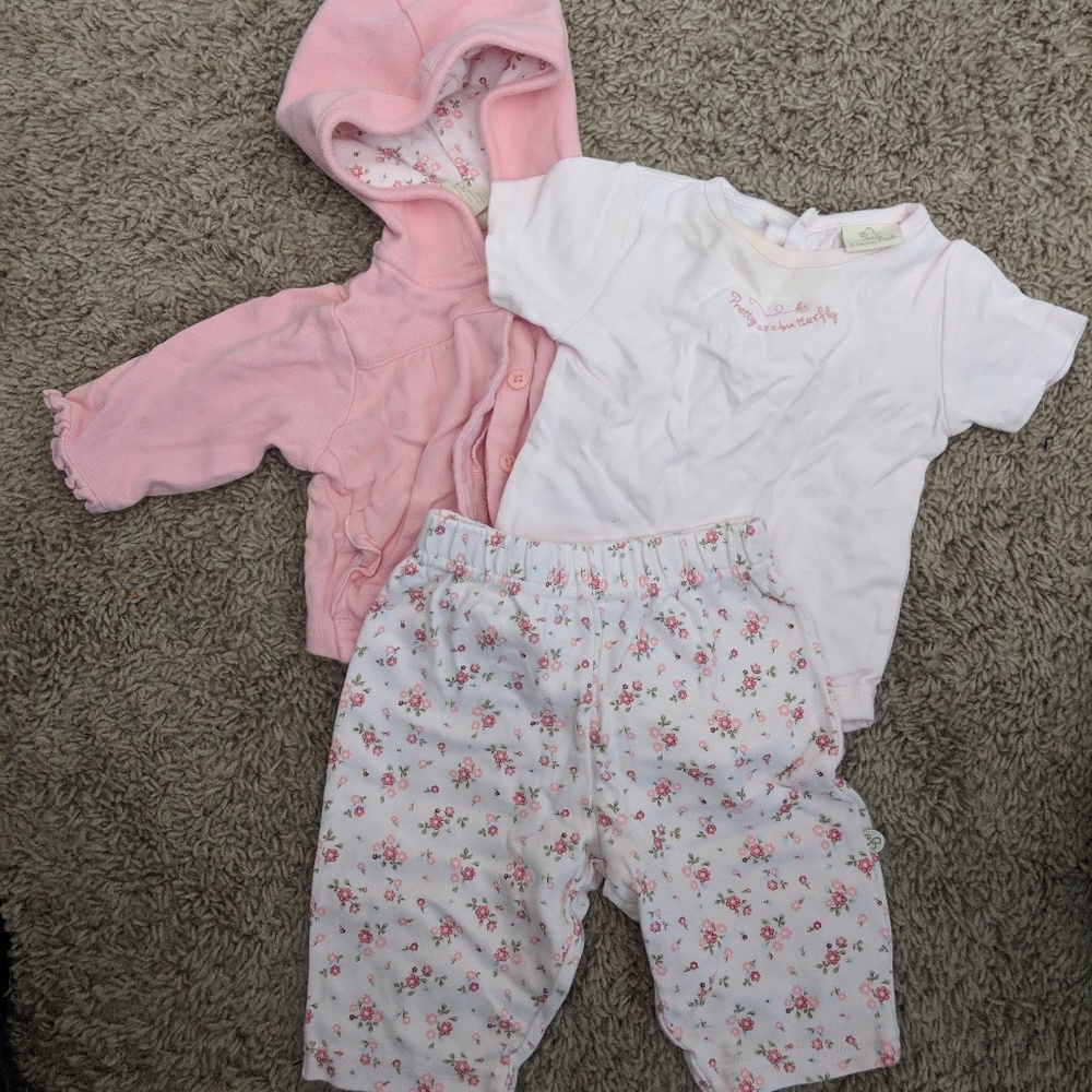 🐻Classes Pooh 3 Piece Set.  Size 3 Months🐻